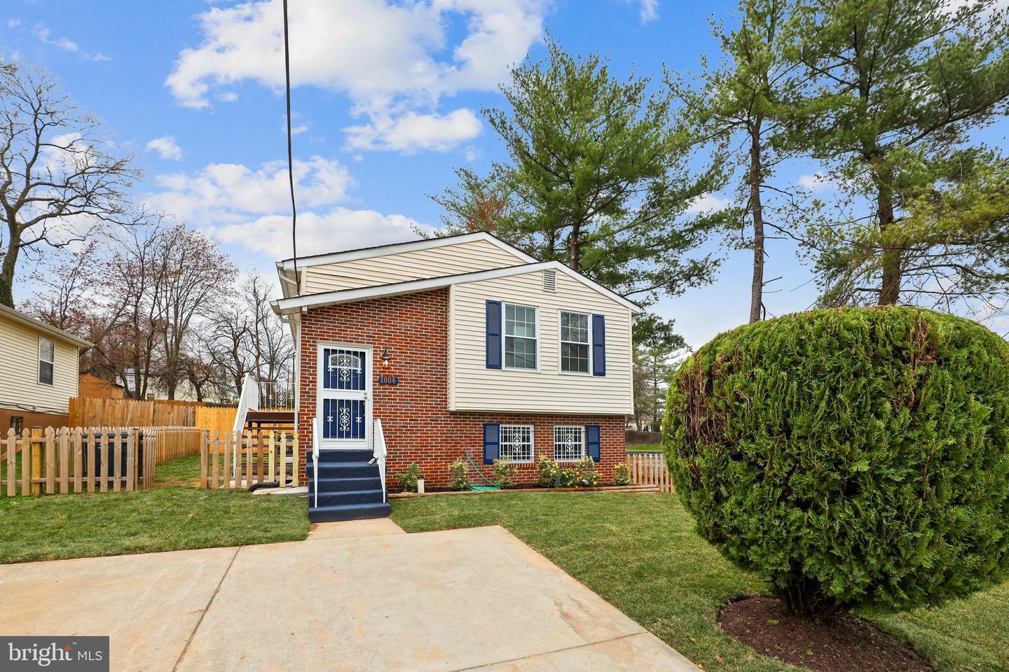 Property Photo:  1004 Cypresstree Drive  MD 20743 