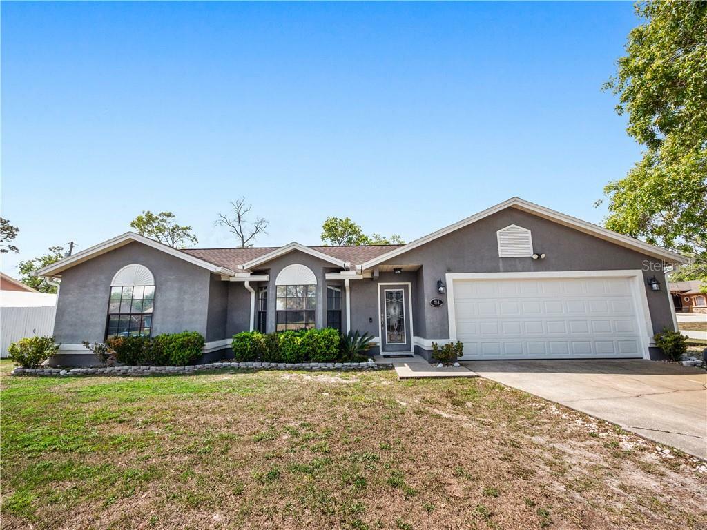 Property Photo: 714 Spreading Oak Avenue FL 32738