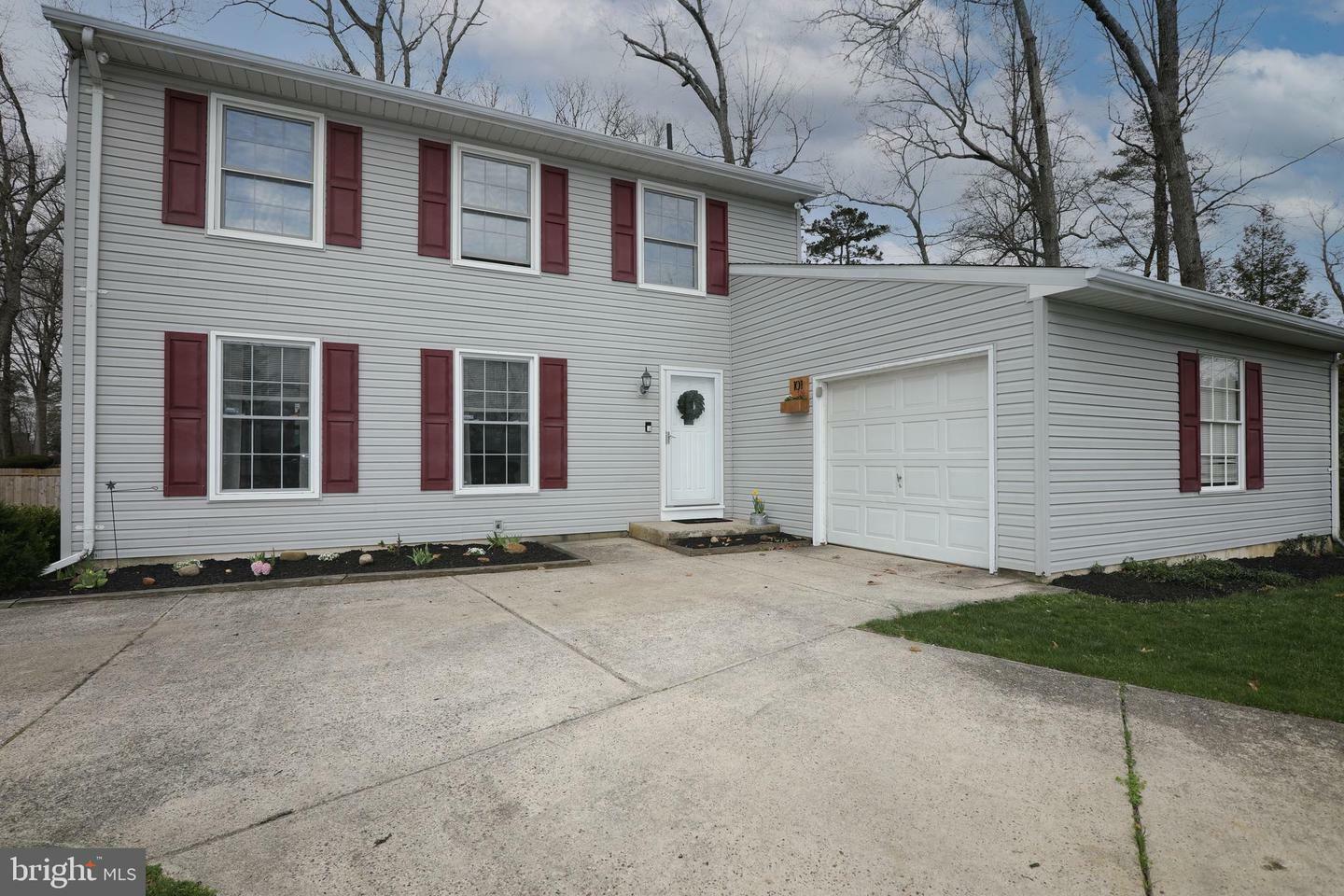 Property Photo:  101 Pin Oak Drive  NJ 08068 