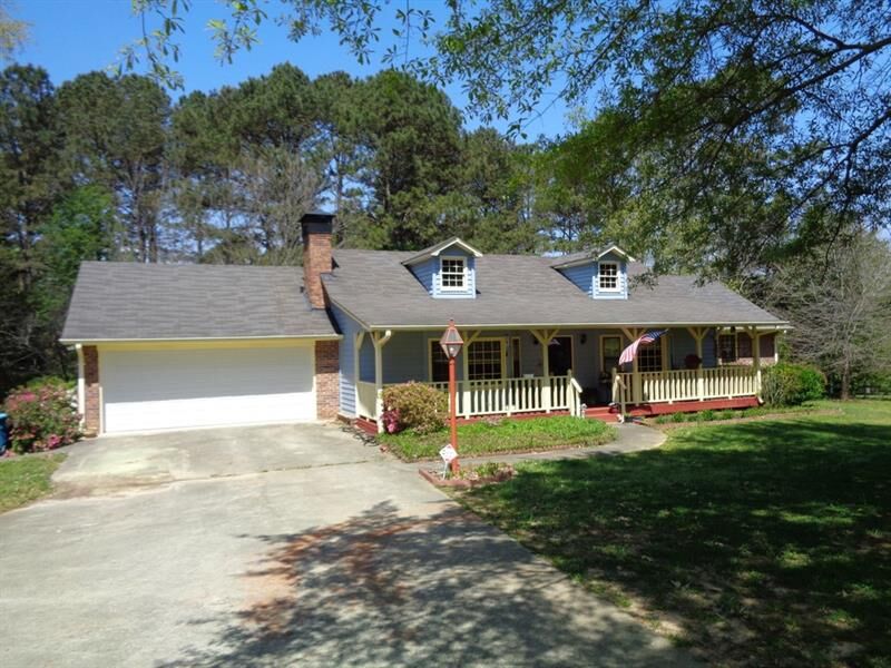Property Photo:  1589 Pinehurst Road  GA 30017 