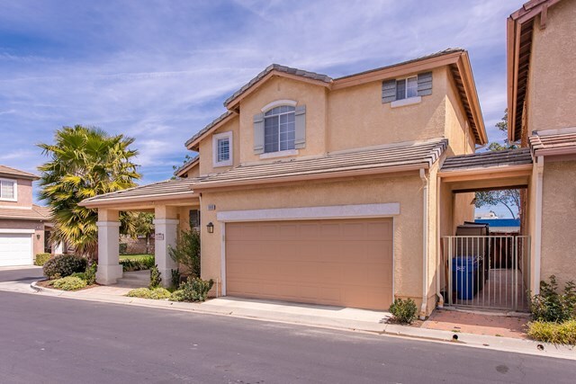 Property Photo:  1986 Amberleaf Lane  CA 93065 