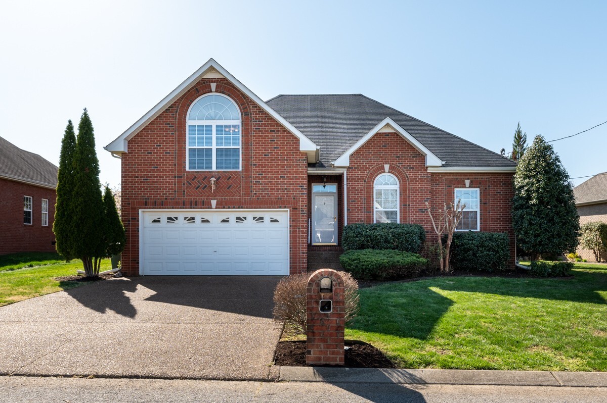 Property Photo: 107 Kiowa Ct TN 37188