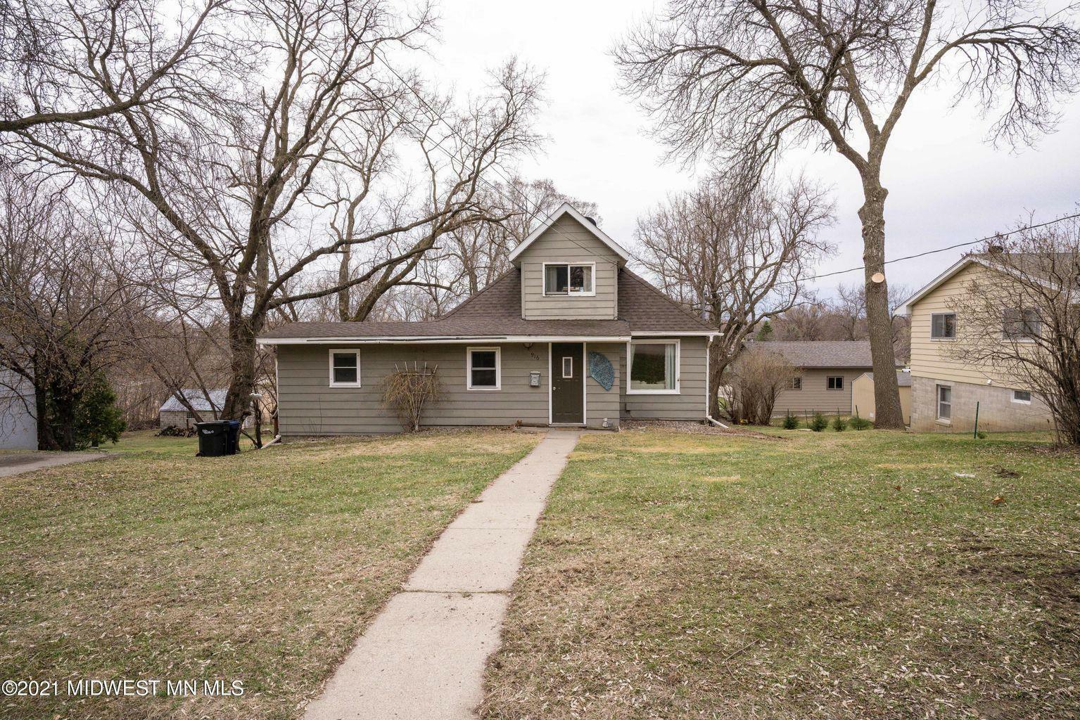 Property Photo: 916 E Highland Avenue MN 56537