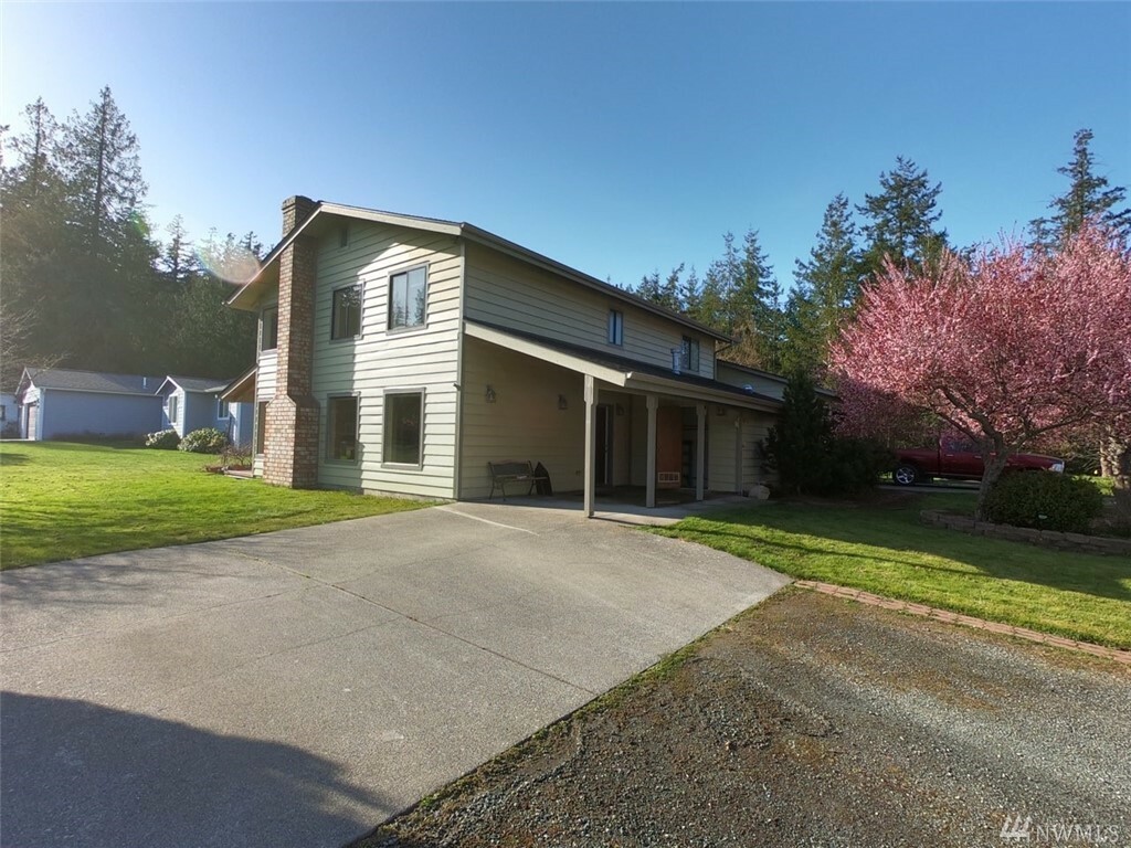 Property Photo:  2718 B Ave  WA 98221 