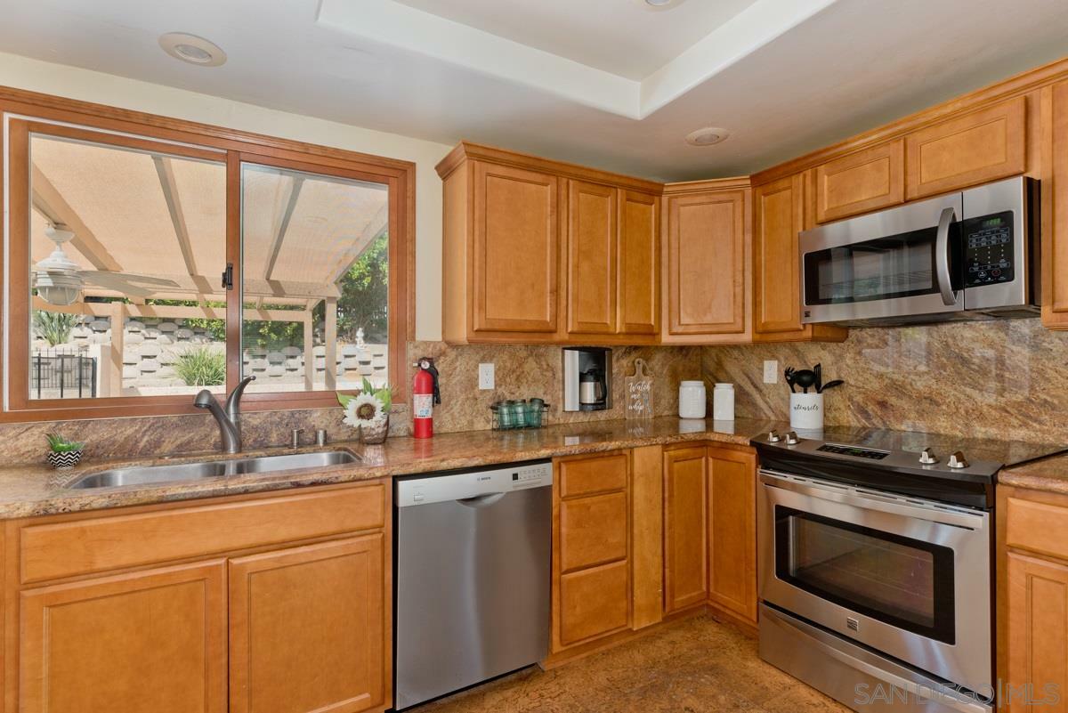 Property Photo:  2094 Valley Lake Dr  CA 92020 