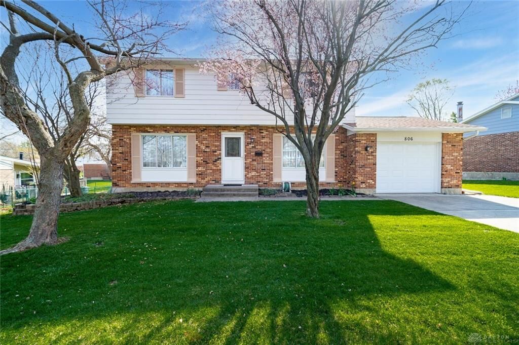 Property Photo:  806 Crestmont Drive  OH 45431 