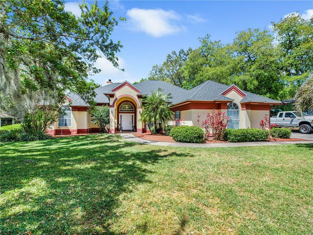 Property Photo:  33025 Lake Bend Circle  FL 34788 