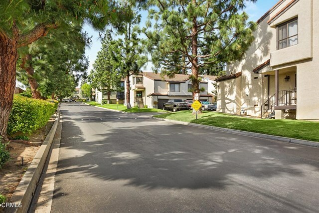 Property Photo:  125 Redwood Lane  CA 93060 