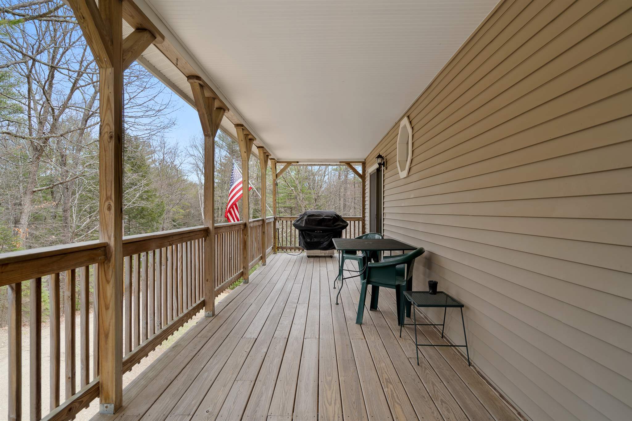 Property Photo:  205 Raymond Road  NH 03290-5009 