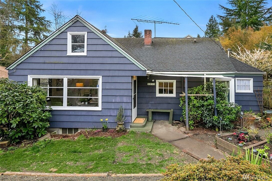 Property Photo:  3539 NE 93rd St  WA 98115 