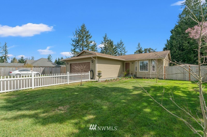 Property Photo:  11825 44th Dr NE  WA 98271 