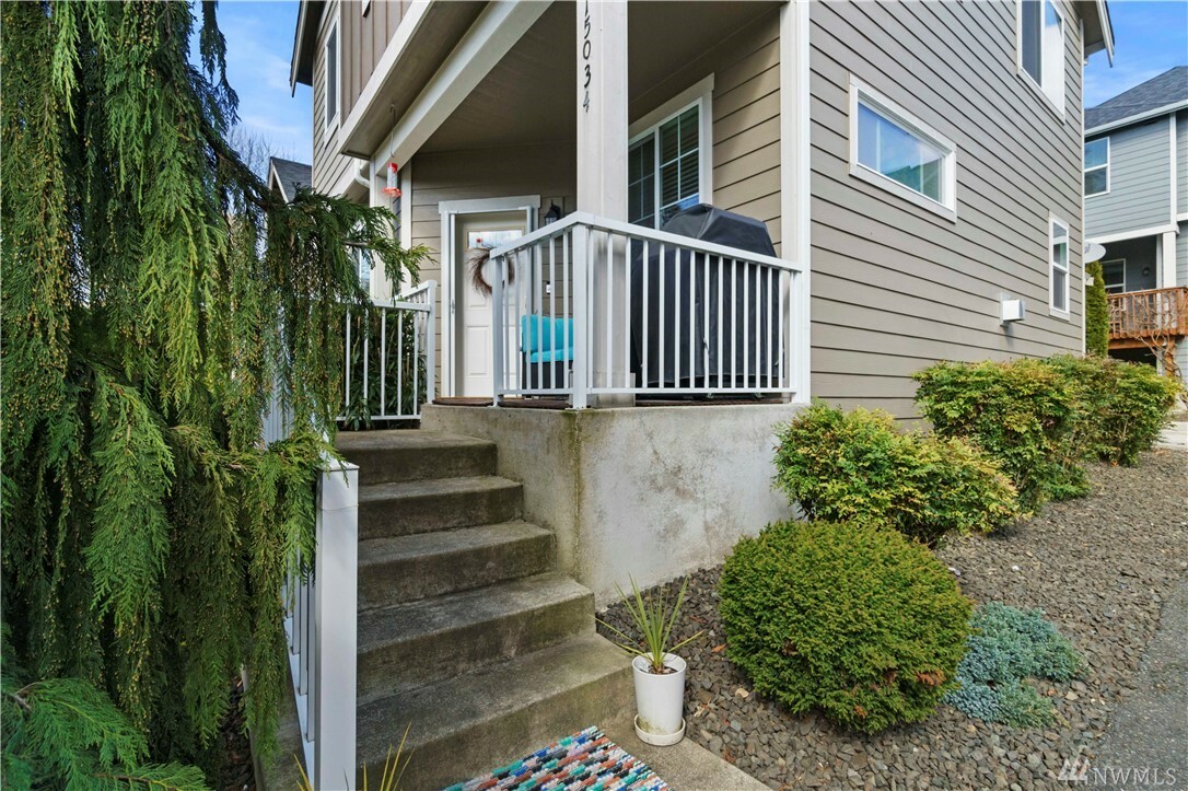 Property Photo:  15034 5th Lane S  WA 98148 