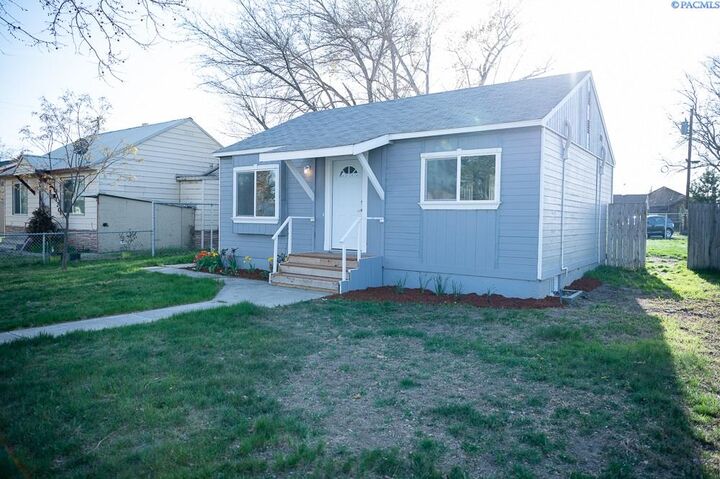 816 S Alder  Kennewick WA 99336 photo