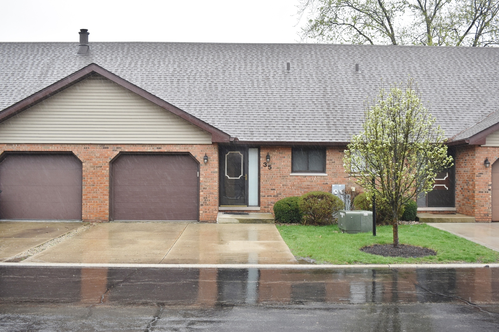 Property Photo:  1918 Heatherway Lane 35  IL 60451 