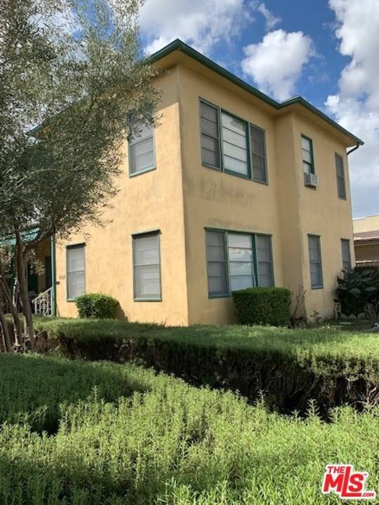 4526 St Elmo Drive  Los Angeles CA 90019 photo