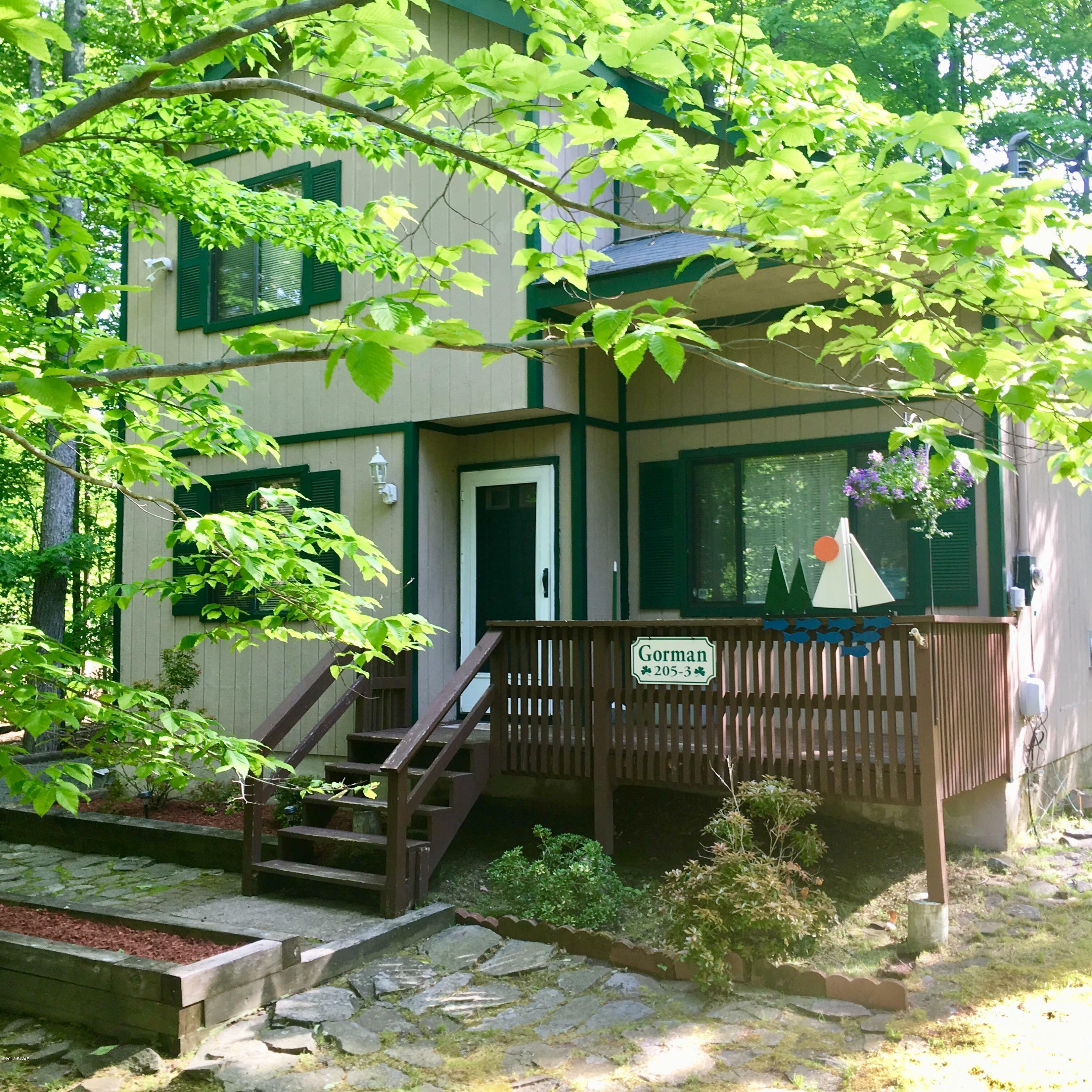 Property Photo:  1098 Deer Valley Road  PA 18436 