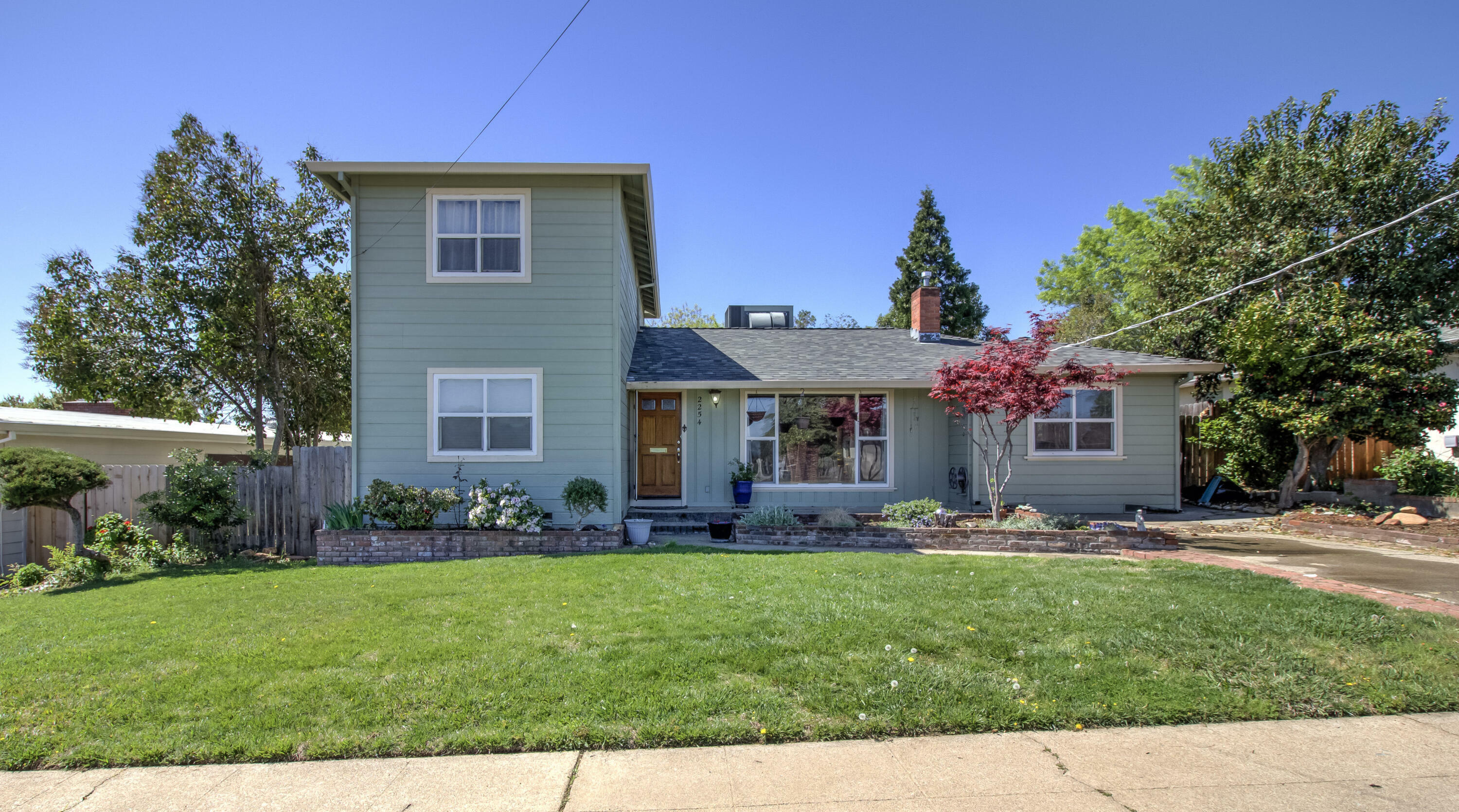 2254 Crestview Avenue  Redding CA 96001 photo