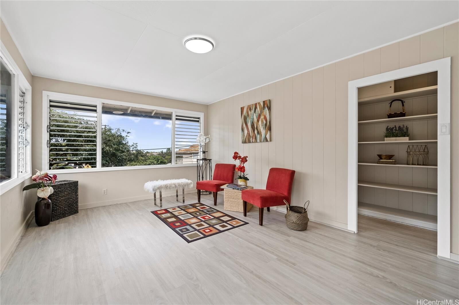 Property Photo: 2502 Kalihi Street HI 96819