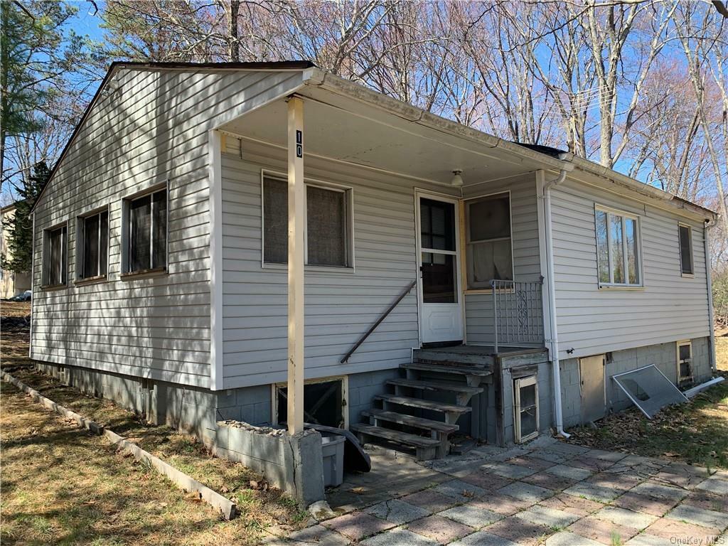 Property Photo:  10 Larson Lane  NY 12566 