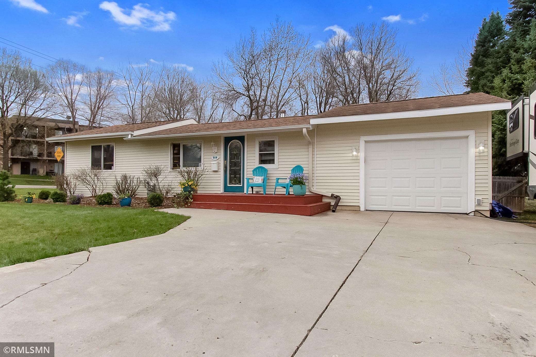 Property Photo:  818 Poplar Street S  MN 55057 