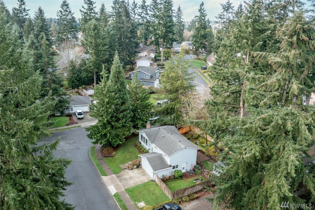 Property Photo:  103 Bremerton Place SE  WA 98059 