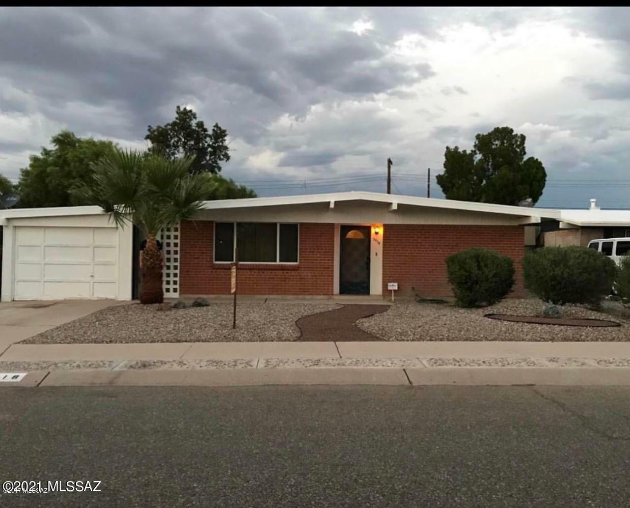 Property Photo:  2018 W Amy Drive  AZ 85705 