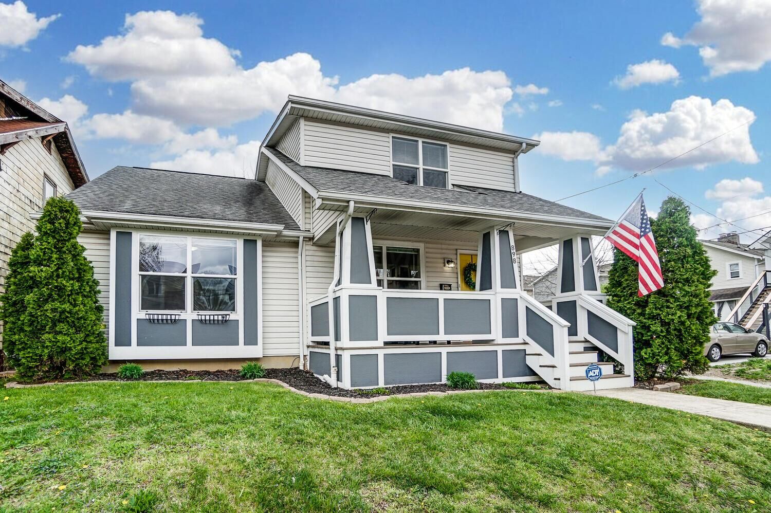 Property Photo:  898 Heyl Avenue  OH 43206 