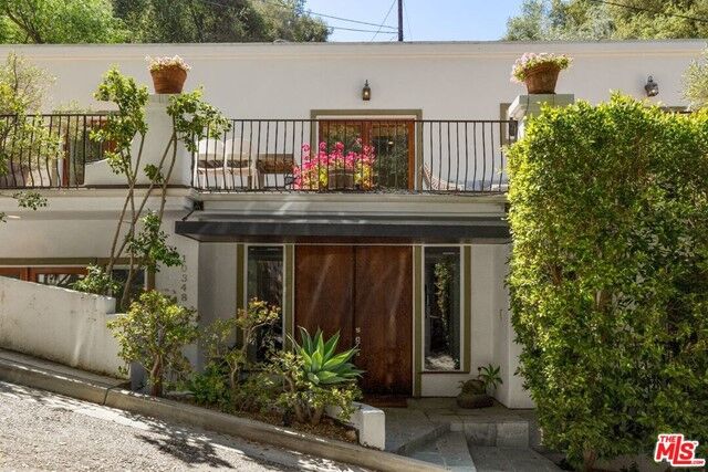 Property Photo:  10348 Caribou Lane  CA 90077 