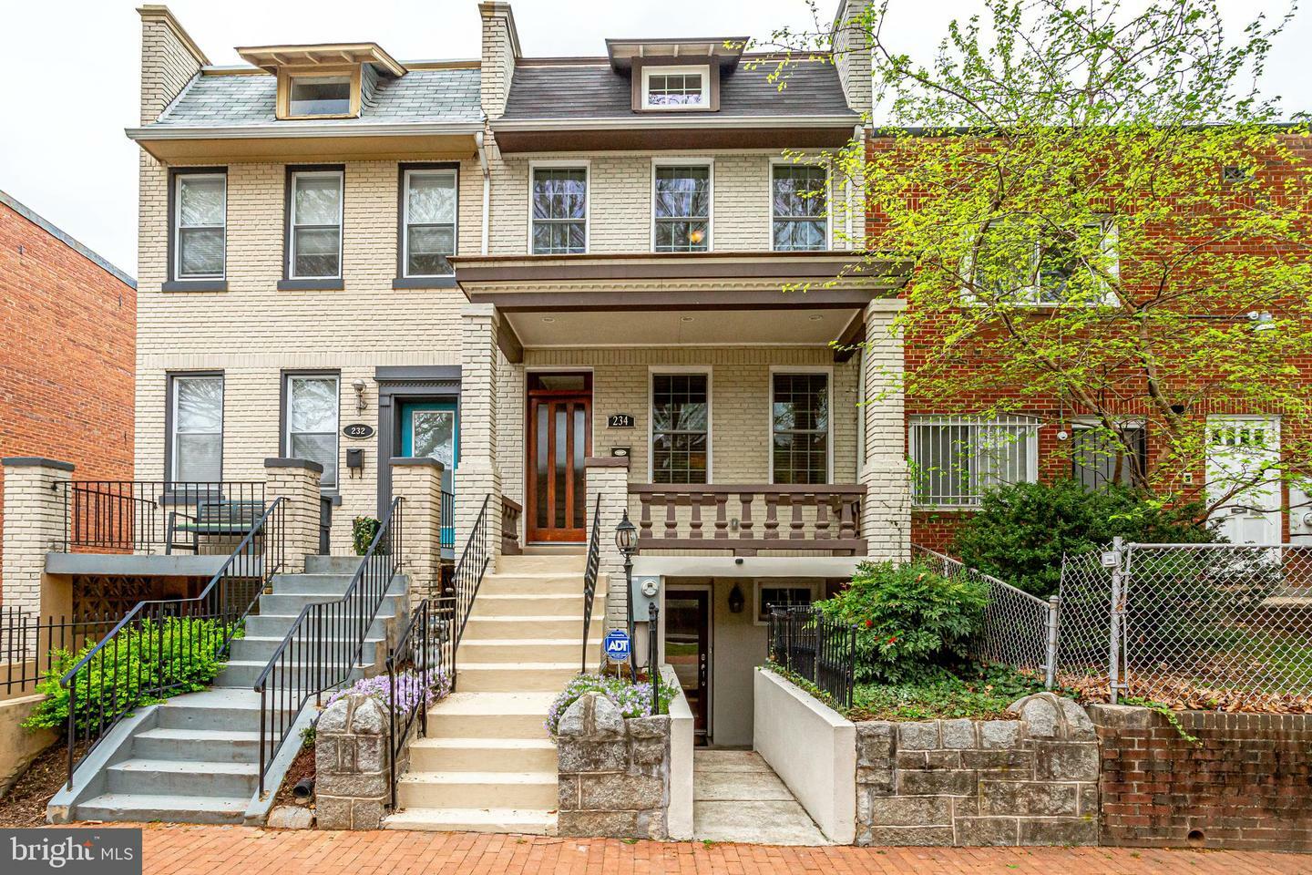 Property Photo:  234 14th Street SE  DC 20003 