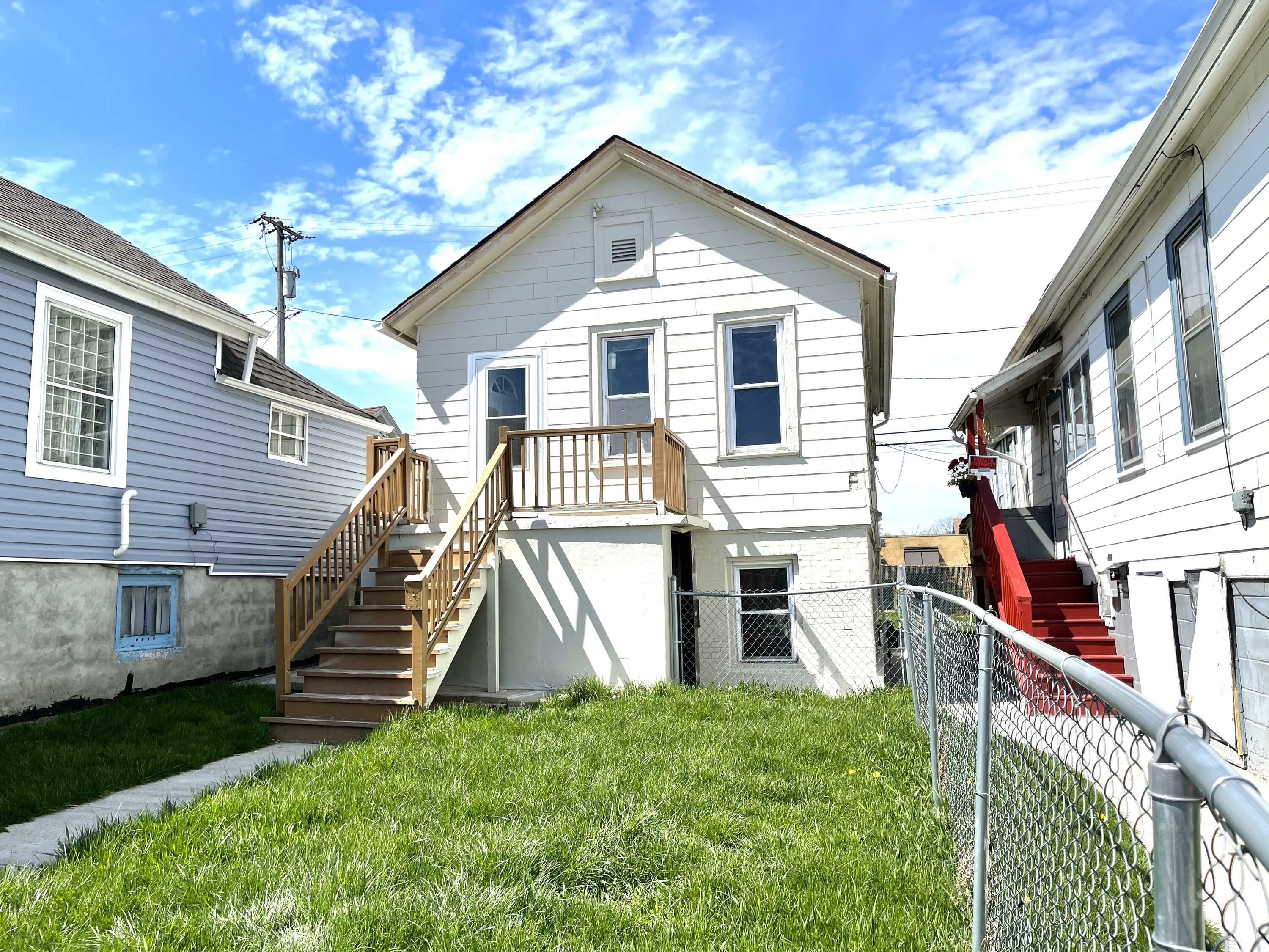 Property Photo:  1711 S 15th Pl  WI 53204 