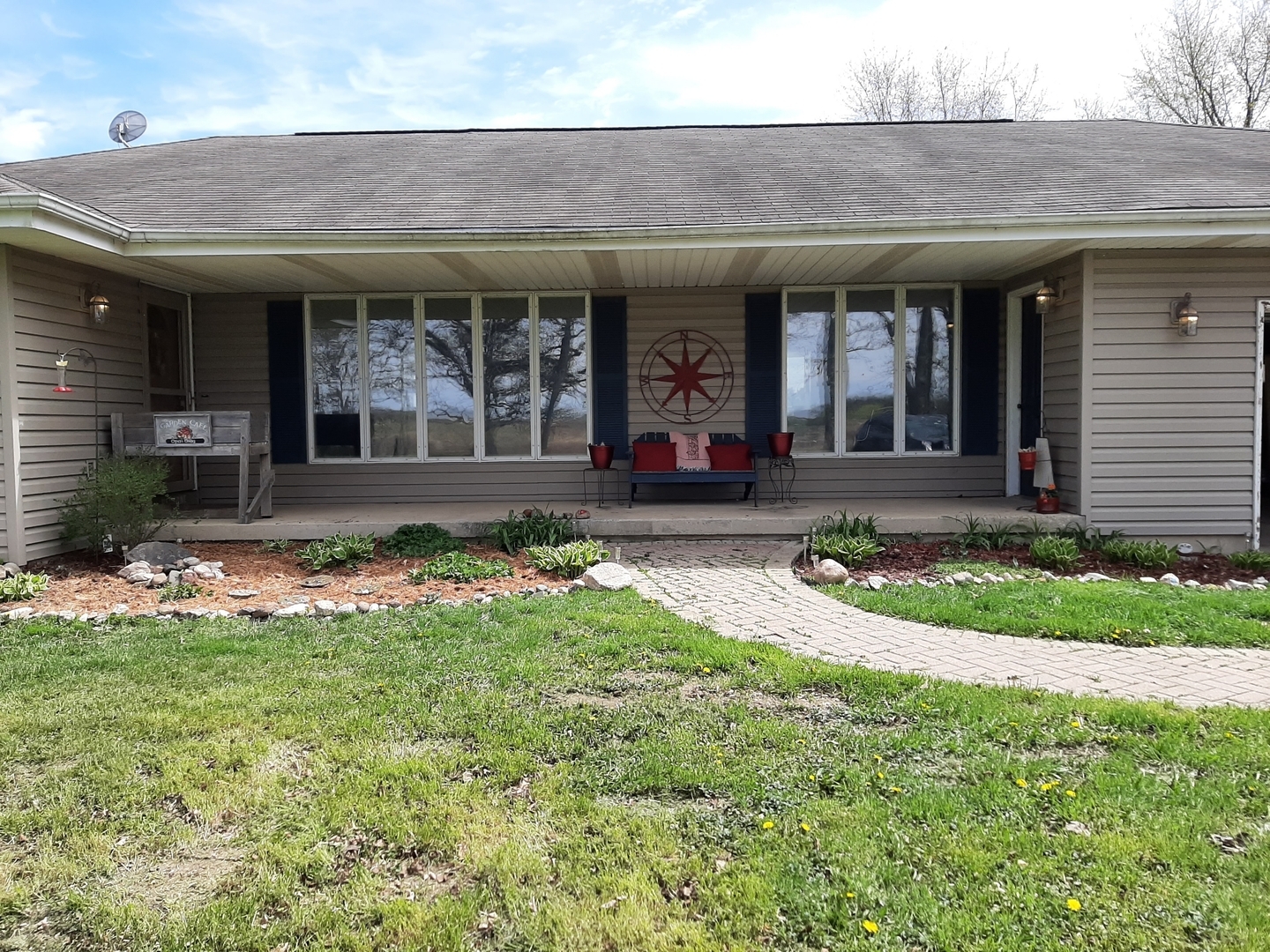 Property Photo: 13N157 Engel Road IL 60178