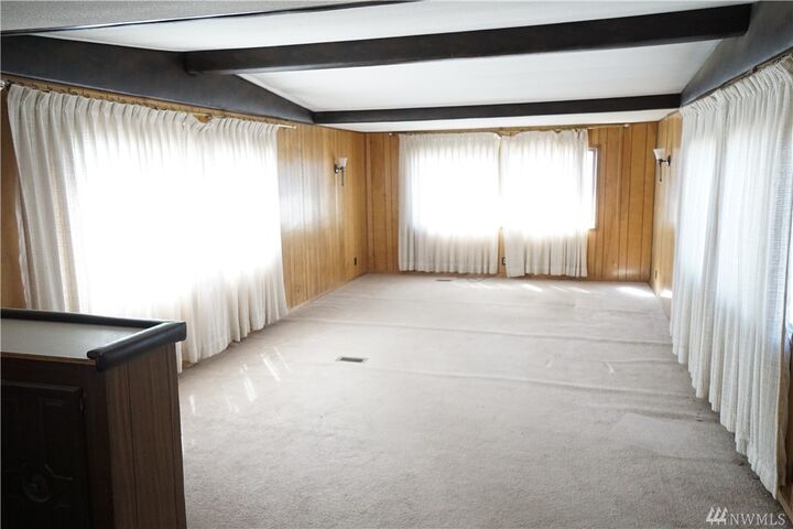 Property Photo: 405 8th Ave SE WA 98823