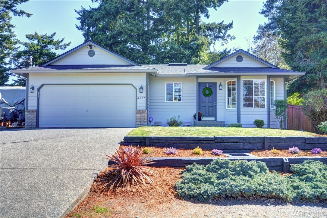 Property Photo:  6527 Gateway Terrace  WA 98203 