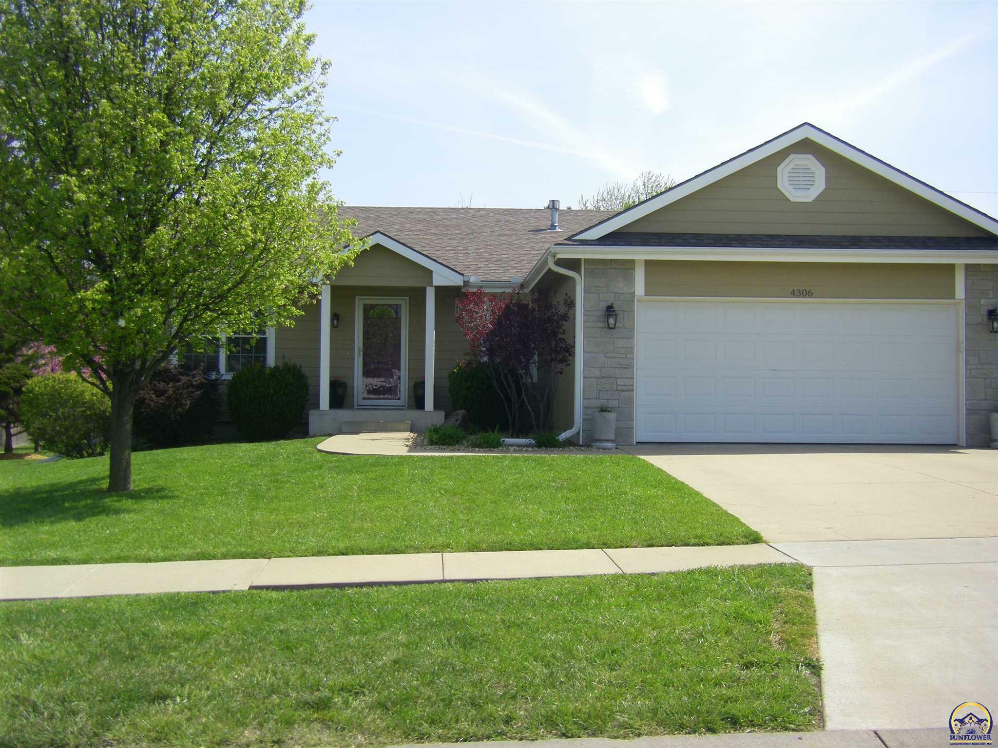 Property Photo:  4306 SE Michigan Ave  KS 66609 