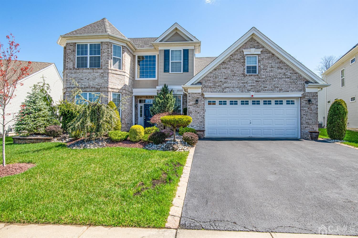 Property Photo:  21 Troon Court  NJ 08831 