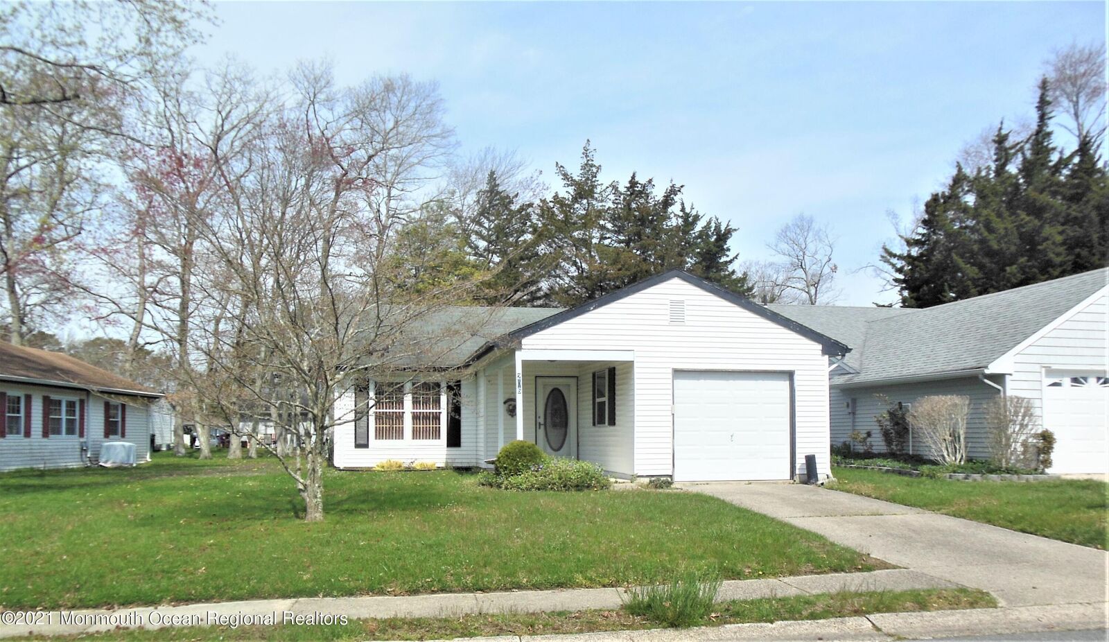 Property Photo:  206 Lexington Drive  NJ 08087 