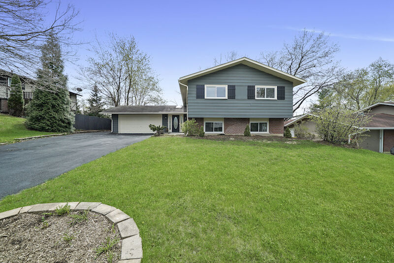 Property Photo:  21W141 Canary Road  IL 60148 