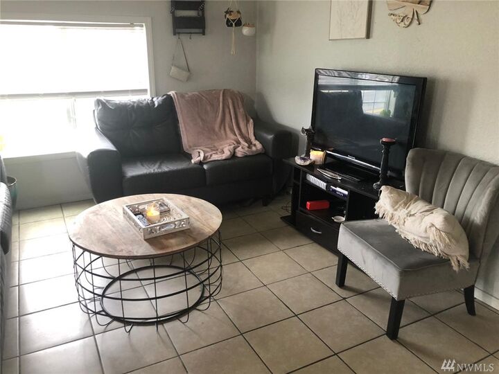 Property Photo:  903 S Chelan Ave  WA 98801 