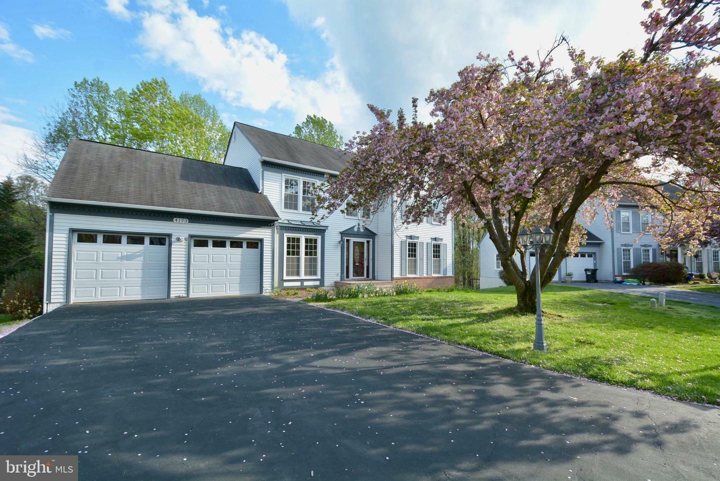 Property Photo: 4193 Windflower Court VA 22193