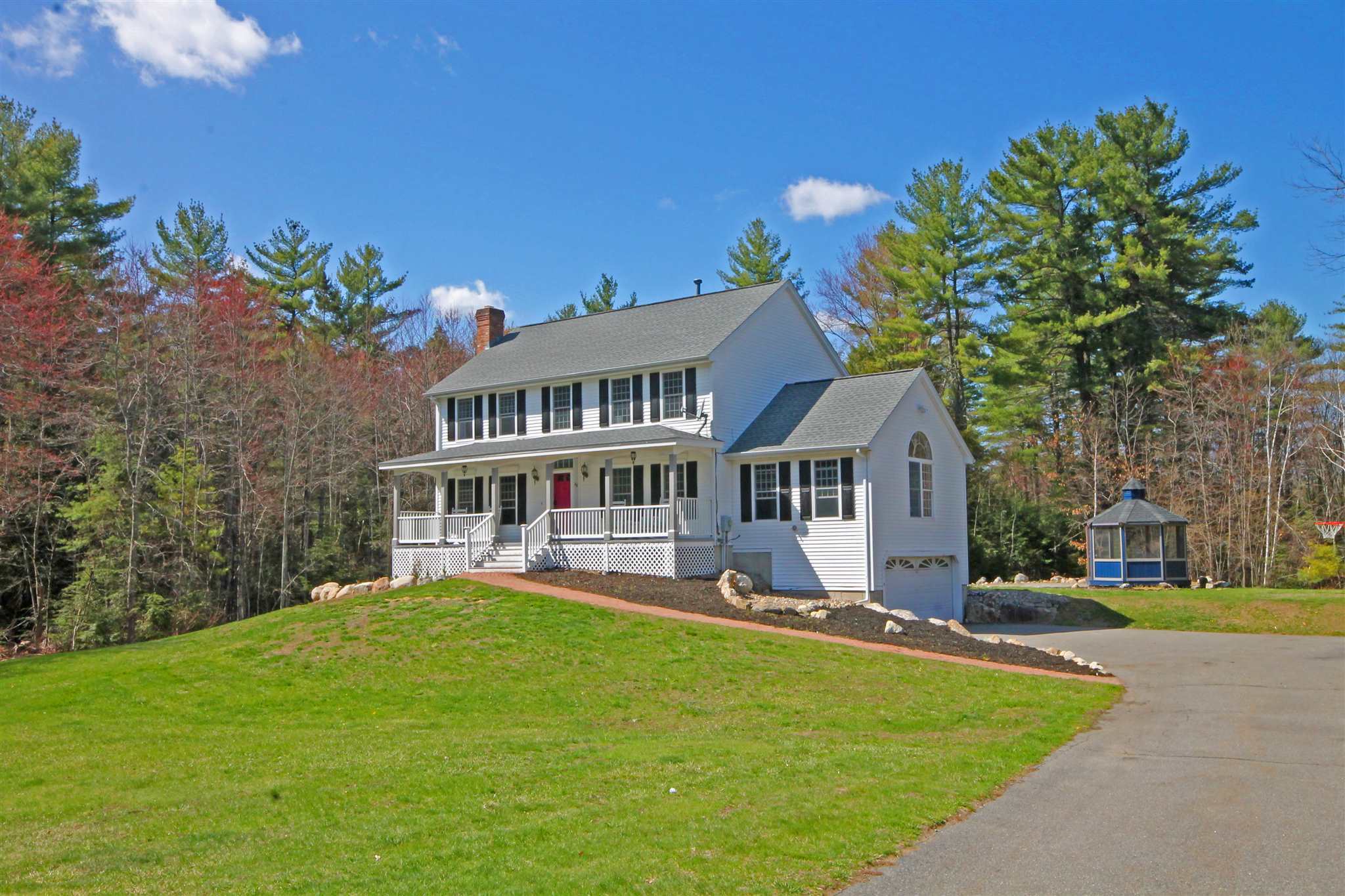 Property Photo:  48 Litchfield Road  NH 03053 