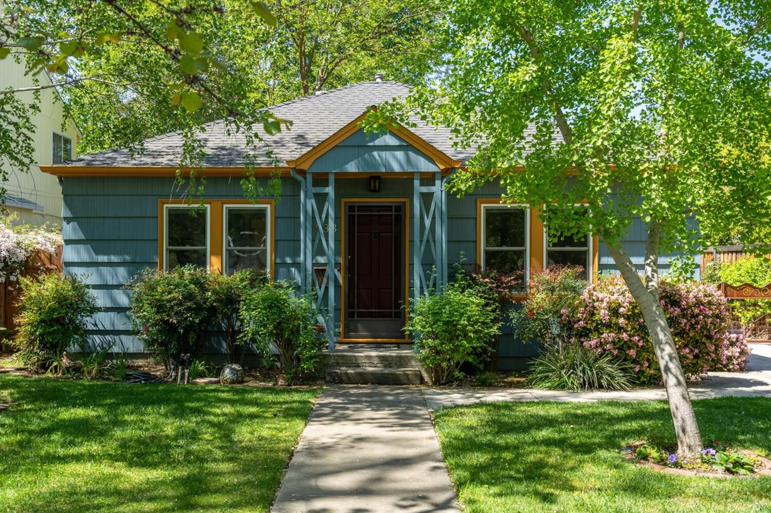 Property Photo:  533 D Street  CA 95616 