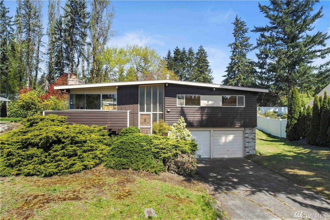 Property Photo:  16042 NE 2nd St  WA 98008 