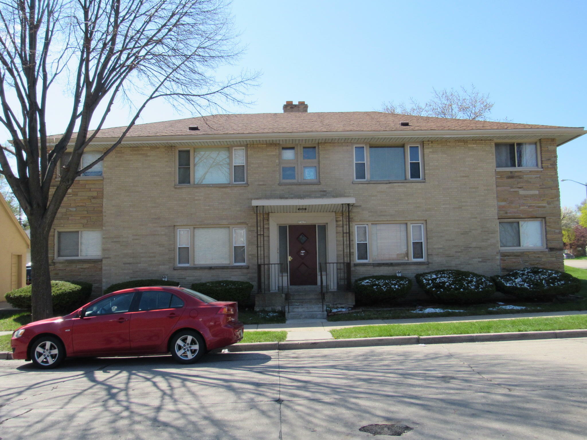 Property Photo:  7527 W Melvina St  WI 53216 