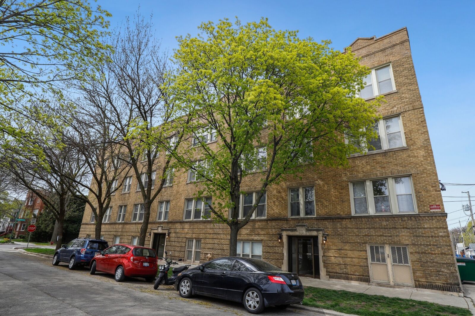 Property Photo:  2150 W Ainslie Street 3E  IL 60625 