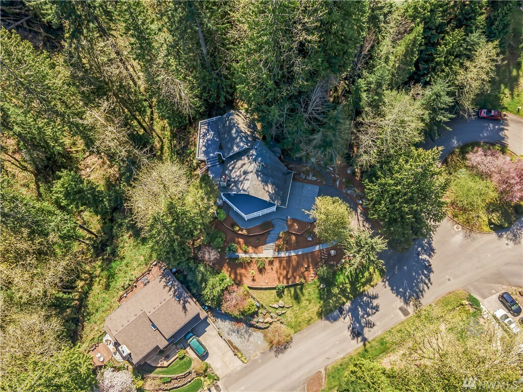 Property Photo:  1145 Ridgewood Place SW  WA 98027 