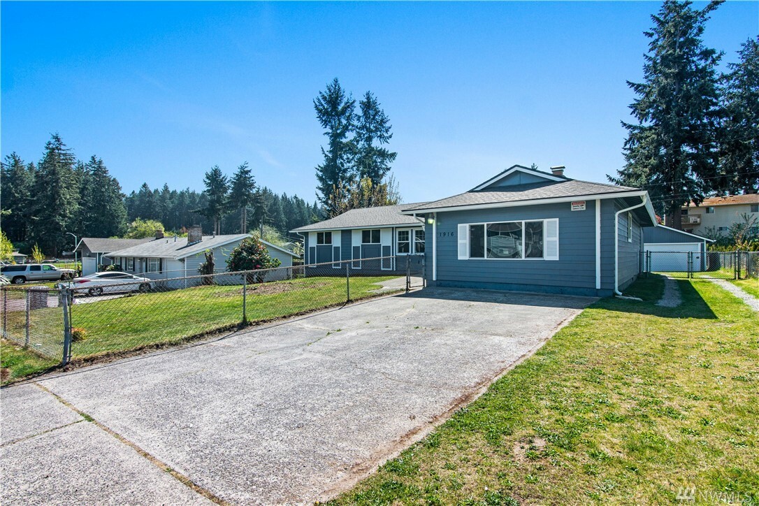 Property Photo:  1916 E 59th St  WA 98404 