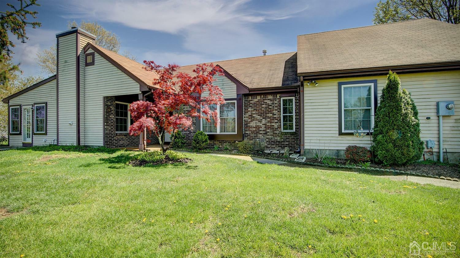 Property Photo: 5 Banbury Court NJ 08831