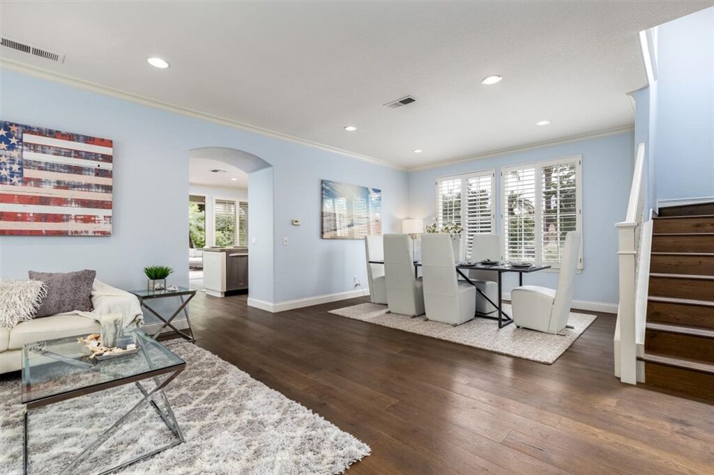 Property Photo:  7485 Seashell Ct  CA 92011 