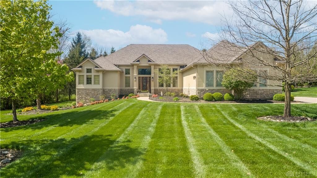 Property Photo: 7255 Meeker Creek Drive OH 45414