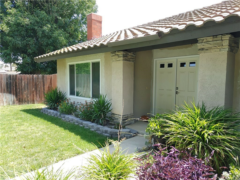Property Photo: 5362 Lescoe Court CA 92506